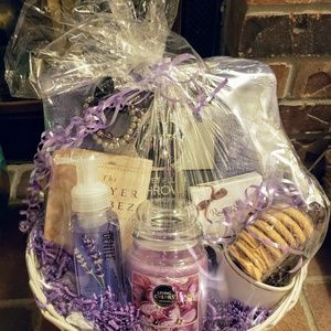 Holiday gift baskets